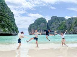 [ราคาพิเศษ] ทัวร์เกาะไม้ท่อน พีพี หาดมาหยา เกาะไข่ จากภูเก็ต โดยเรือสปีดโบ๊ต