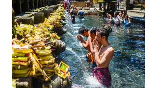 Paket Tour Zona Tengah dan Selatan, SGD 55
