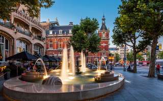 1 Day Hop-on Hop-Off Sightseeing Bus with Amsterdam Ice Bar