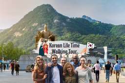 Deoksugung Palace History Odyssey Walking Half-Day Tour by S. A. Tour, Rp 566.299