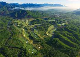 One-Day Golf Tour From Da Nang To Ba Na Hills Golf Club | Vietnam