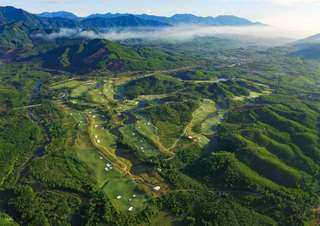 One-Day Golf Tour From Da Nang To Ba Na Hills Golf Club | Vietnam