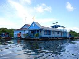 Half-day tour at Tonle Sap with free Ice cream at Angkor Cookies