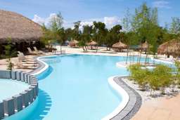 Bluewater Panglao Beach Resort: แพ็กเกจรายวันพร้อมอาหารกลางวัน สิทธิ์ใช้บริการชั่วโมงแห่งความสุข และกิจกรรมทางน้ำพร้อมบริการรับส่งเสริม| โบโฮล, THB 586.65