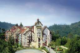 Colmar Tropicale Bukit Tinggi and Batu Caves Tour from Kuala Lumpur, USD 35.26