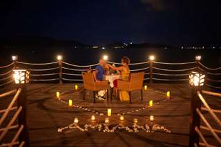 ดินเนอร์สุดโรแมนติกที่ Amiana Resort Nha Trang: ประสบการณ์การรับประทานอาหารบนชายหาดส่วนตัว (รวมบริการรับส่งส่วนตัวจากญาจาง)