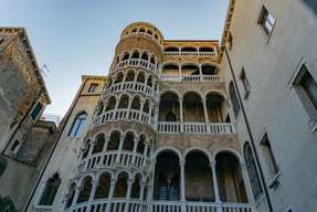 Scala Contarini del Bovolo