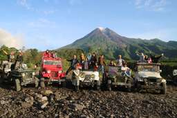 Jeep Merapi Lava Tour - 1,5 Jam, USD 27.32