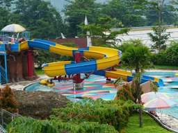Omah'e Opa Waterpark, Rp 20.000