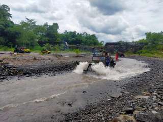 Sewa Jeep Susur Sungai Merapi , Rp 600.000