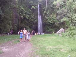  Tour to Benang Setokel Waterfall & Yarn mosquito nets