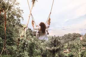 Swing Bali ( Berayun diatas Sungai Ayung)