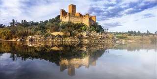 Knights Templar Private Tour from Lisbon: Tomar, Almourol and Dornes