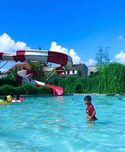 Hasna Tirta Waterpark, Rp 30.000