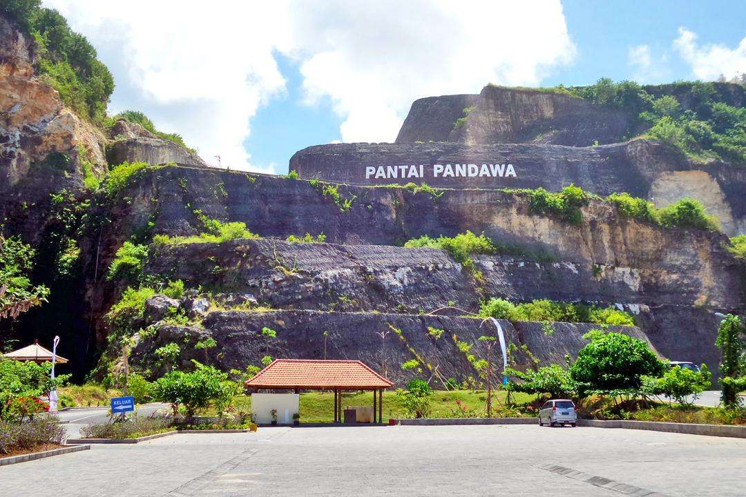 Paket Full Day Tour Bali Selatan & Seminyak dengan Supir