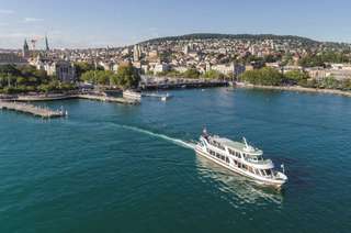 Zurich City Sightseeing Bus Tour with Lake Cruise