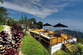 Dinner at Penang Hill - Evening Tour