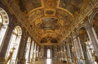 Palace of Versailles Audio-Guided Tour with Round Trip Transfers from Paris