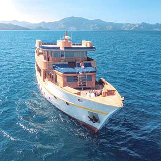 Sailing Komodo Super Luxury Private Trip 4D3N, RM 771,665