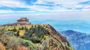 4 stars: 2-Day Sichuan Private Tour to Leshan Giant Buddha and Emei Mountain by Bullet Train