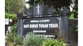 1 Day Spiritual Tour Mount Sempu Holy Cross Church, Ganjuran Church, Gumuk Pasir Parangkusumo By Sheyco Tour