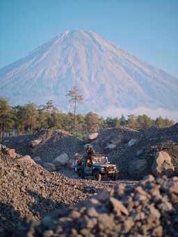 Paket Wisata Lava Tour Semeru 2 H 1 Start Jogja, USD 157.84