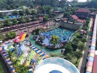 Anugerah Waterpark Bunder (AWB)
, 818円