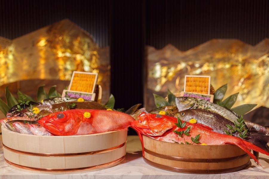 W Omakase ประดิษฐ์มนูธรรม กรุงเทพฯ ร้านอาหารใกล้ฉันร้านนี้โดดเด่นด้วยประสบการณ์การรับประทานโอมากาเสะที่ใช้วัตถุดิบพรีเมียมสดใหม่