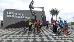 Waterfall tour and cycling on the Kuta Mandalika Circuit 1 day