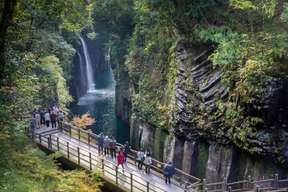 [Đảm Bảo Khởi Hành Cho Khách Lẻ] Tour Ngày Kyushu Từ Fukuoka: Hẻm Núi Takachiho, Đền Amanoiwato & Amanoyasukawara kèm buffet BBQ bò Akaushi