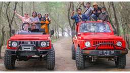 Jeep Gumuk Pasir and Pesisir Selatan Beach, Rp 550.000