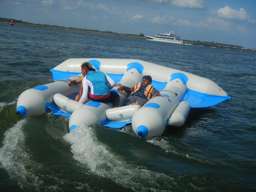 ROULLETE DOUGHNUT WATER SPORT (15 MINUTES/ 2 PAX)