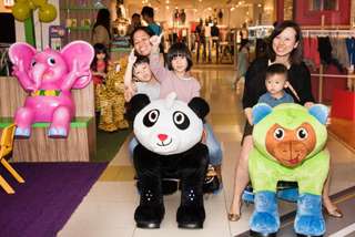 ZOOMOOV PLAZA BLOK M, Rp 140.000