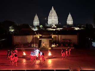 RAMAYANA BALLET PERFORMANCE IN PRAMBANAN TEMPLE WITH DINNER, Rp 1.999.000