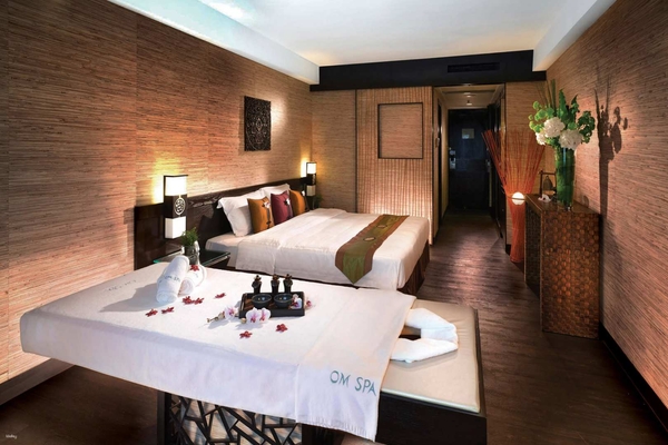 Regal Riverside Hotel|OM Spa|Thai Massage Spa Massage Service 1