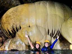 Departing from Miyakojima | Ryugujo Pumpkin Hall Limestone Cave Exploration Half-Day Caving Tour (Morning/Afternoon Departure, Free Photo Data)