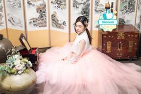 Hanbok Rental & Photoshoot by The Day Hanbok House in Seoul (Traveloka Exclusive)