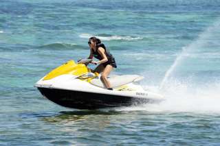 Jet ski + Parasailing-Banana boat + Glass Bottom boat +Pulau Penyu, Rp 1.300.000
