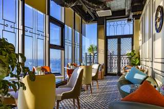 Afternoon Tea with Panorama View in Peninsula Hotel | Da Nang