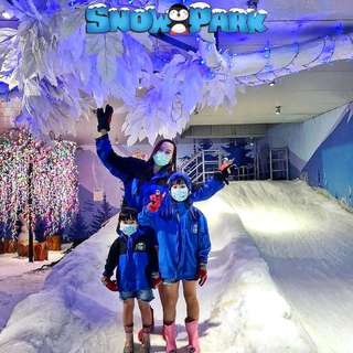 Snow Park at Panama Park, Rp 250.000