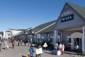 Woodbury Common Premium Outlets: Roundtrip Transfers from New York