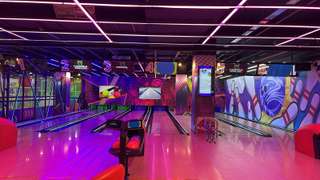 Funworld Bowling Nagoya Hill Mall Batam, Rp 260.000