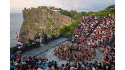 Trip Pura Uluwatu dan Tari Kecak, Rp 150.000