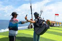 Timbis Paragliding Bali, Rp 1.000.000
