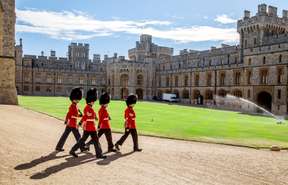 Windsor Castle, Stonehenge and Bath Tour with Lunch in Lacock