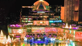 Grand Palace, Maharaj Market & Wat Arun Tour 5