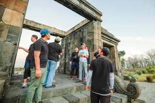 Trekking Ratu Boko, Rp 450.000