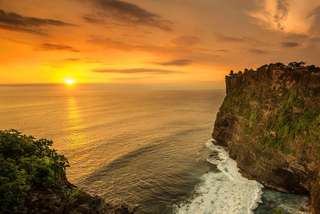 Private Tour: Uluwatu Sunset, Kecak Dance, and Dinner at Jimbaran Beach, RM 183