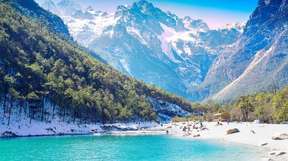 3-Day Shangri-la and Jade Dragon Snow Mountain Private Tour: Tiger Leaping Gorge, Blue Moon Valley