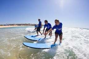 Beginner surf lesson at Maroubra Beach